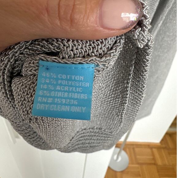 J. Mclaughlin Women's Gray Silver Knit Woven Donovan V-Neck Sweater, Size L, EUC - Picture 5 of 5